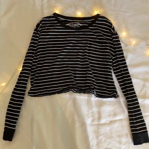 Cropped black and white stripe tee